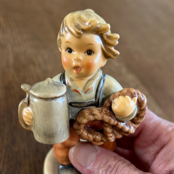 Goebel Hummel Pretzel Boy & Girl Pair Figurines - Picture 9 of 9